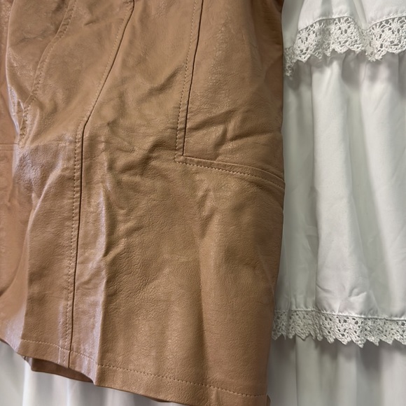 LF Pleather Tan mini skirt - Picture 2 of 4